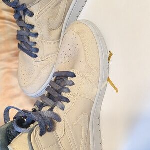 Nike Air Jordan 1 Mid SE Sanddrift